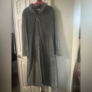 SECRET TREASURES LONG ZIP ROBE (S) 4-6